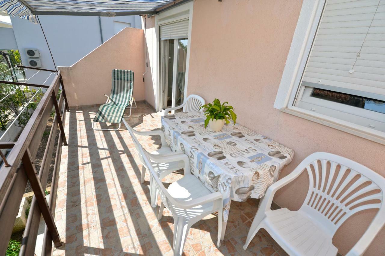 Apartmani Sime Betina  Exterior photo