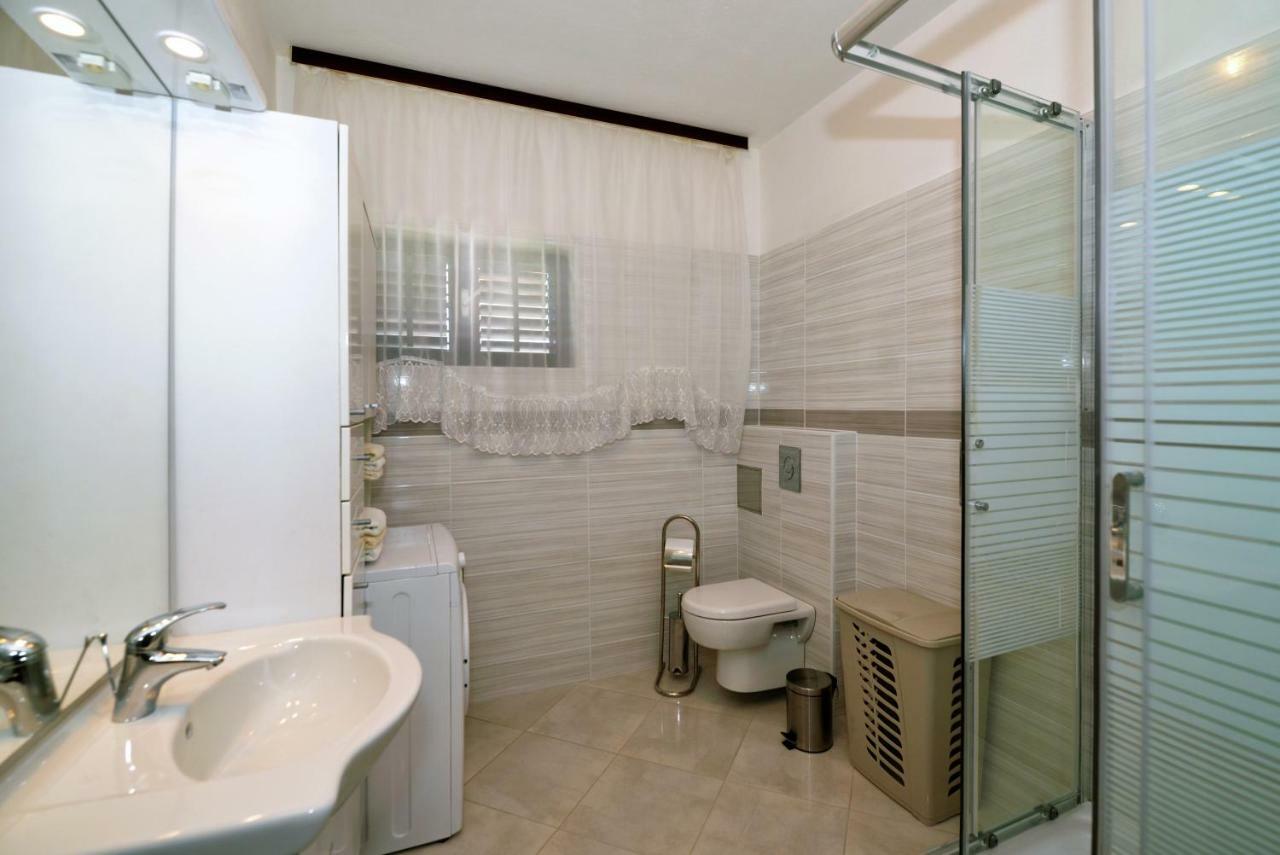 Apartmani Sime Betina  Exterior photo